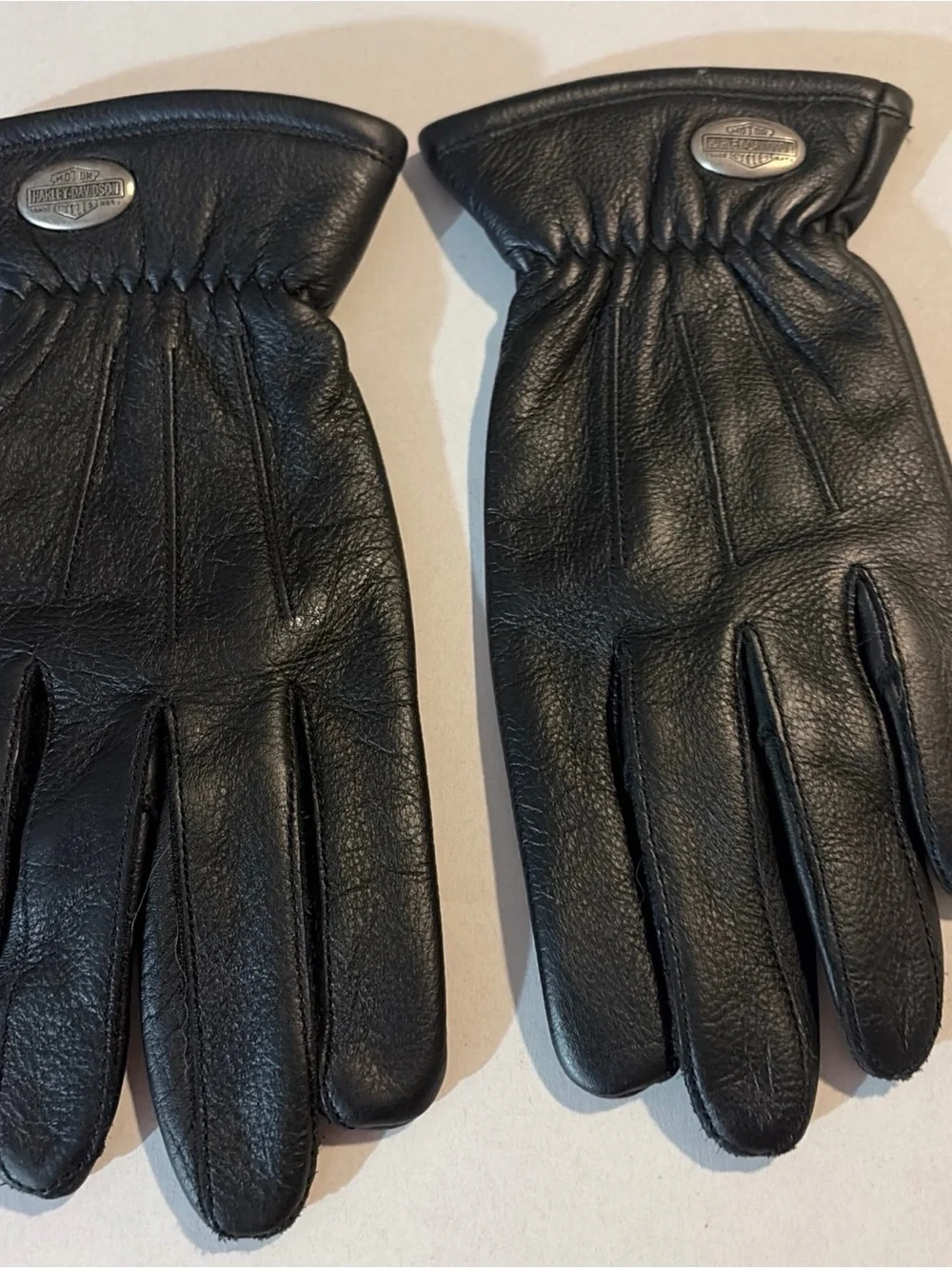 Harley-Davidson women’s size small Black Leather Riding Gloves HD emblem logo